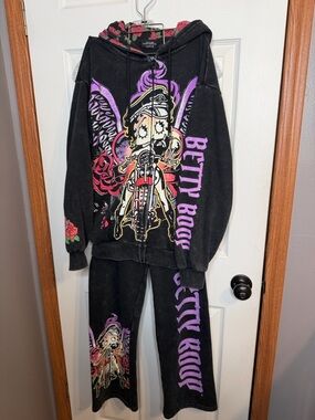 Betty Boop Black Graphic Hoodie & Pants Set - Pink & Red Accents love this